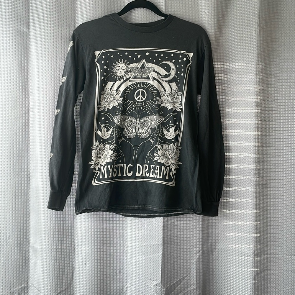 Brand: Full Tilt Size:XS Color: Grey with white design